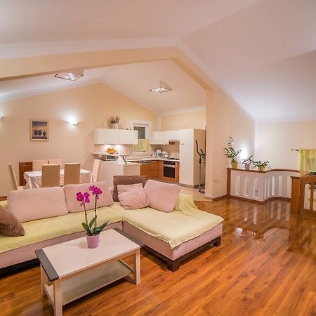 Captain'S Apartment Barbat na Rabu المظهر الخارجي الصورة