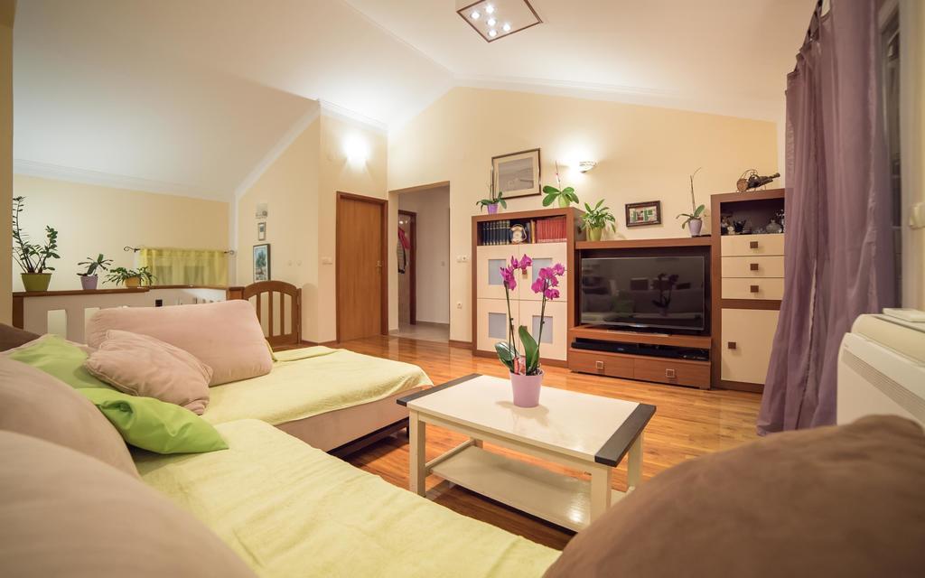 Captain'S Apartment Barbat na Rabu المظهر الخارجي الصورة