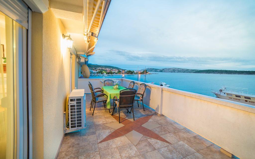 Captain'S Apartment Barbat na Rabu المظهر الخارجي الصورة