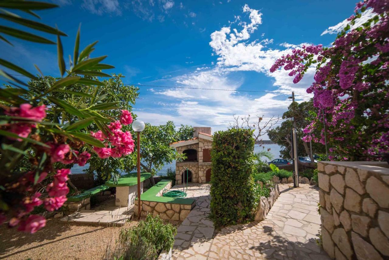 Captain'S Apartment Barbat na Rabu المظهر الخارجي الصورة